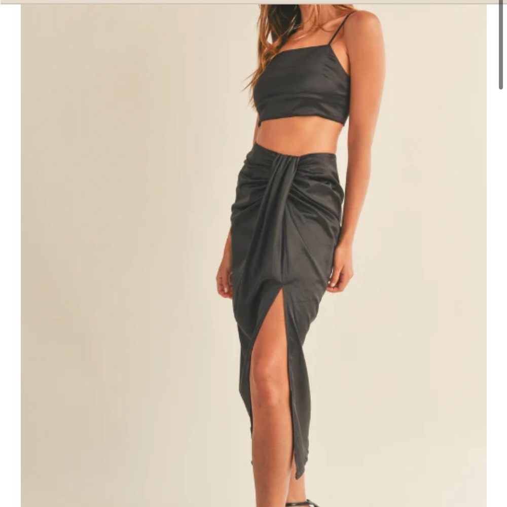 Joshilin Crop Top & Ruched Midi Skirt - Black / Medium
